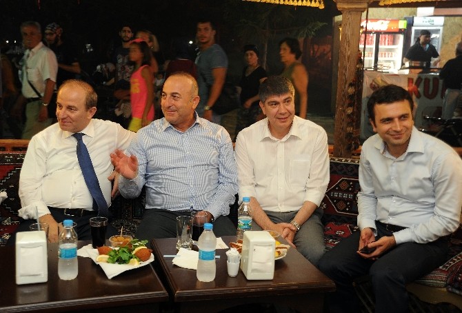 Büyükşehir Ramazan şenlikleri Bakan Çavuşoğlunu ağırladı