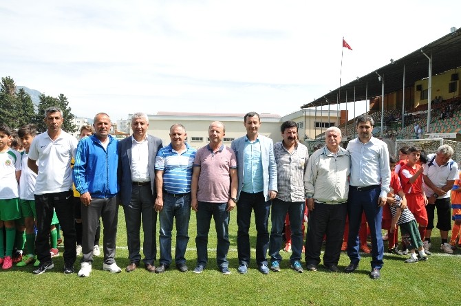 Büyükşehirden Amatörspor’a malzeme yardımı