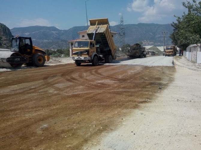 Büyükşehir'den Demre'ye 3 buçuk kilometrelik asfalt