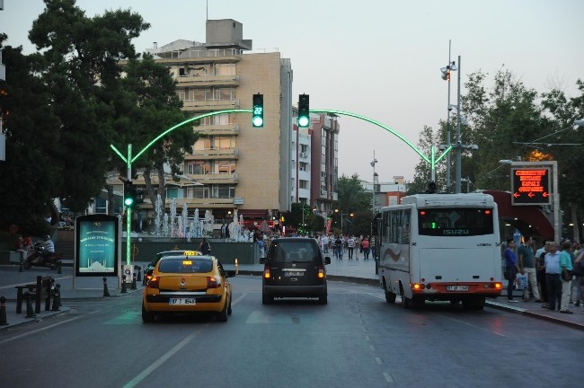 Büyükşehir’den trafiğe rahatlatacak çalışmalar