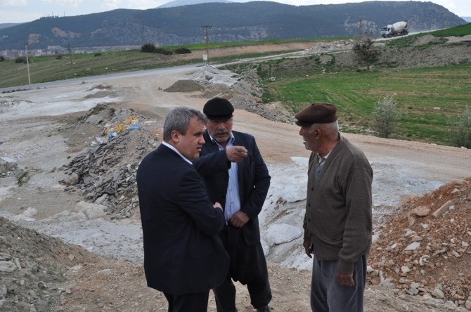 Cami alanında incelemelerde bulundular