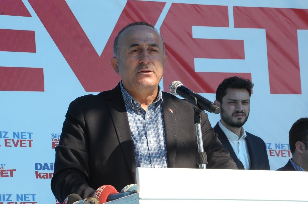 Çavuşoğlu: “Hollanda’da tümünü kral atıyor, bizde 4 tane olunca ‘yok’ diyorlar”