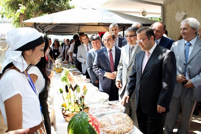 Çiçekleri Soldurmayalım Projesi’nin sertifikaları verildi