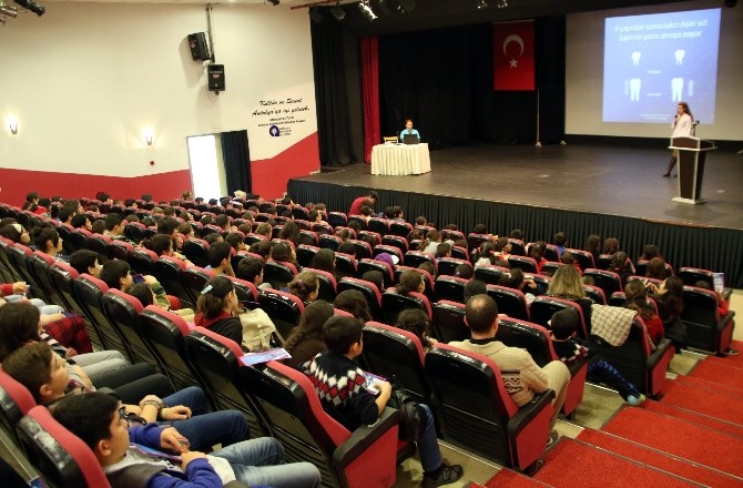 Çocuklara Diş Sağlığının önemi anlatıldı 