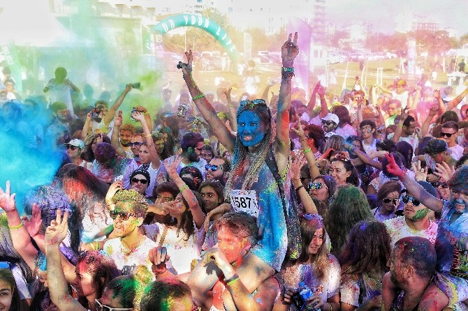 Colar Sky 5k renkli görüntülere sahne oldu