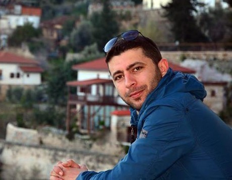 Çöp konteynerine çarpan motosikletli öldü