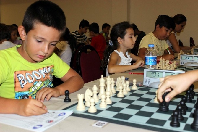 Deepo’da Zafer Bayramı Satranç Turnuvası