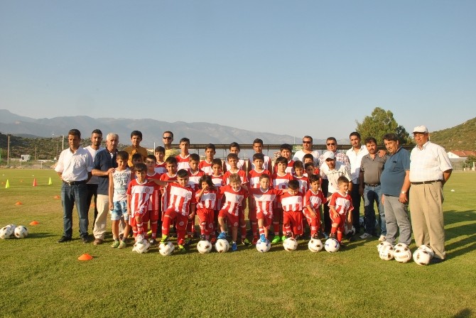 Demre'de Antalyaspor futbol okulu açıldı