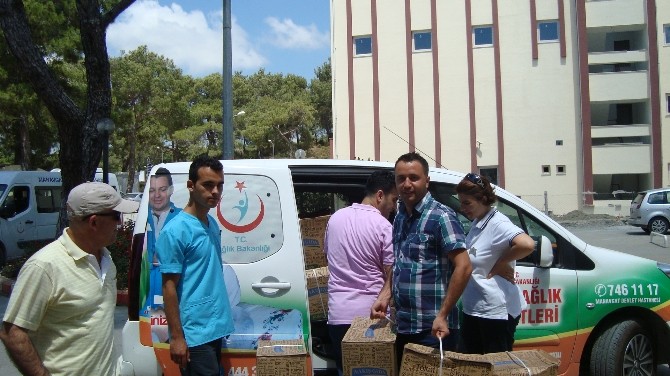 Devlet hastanesi personelinden evde sağlık hastalarına Ramazan yardımı