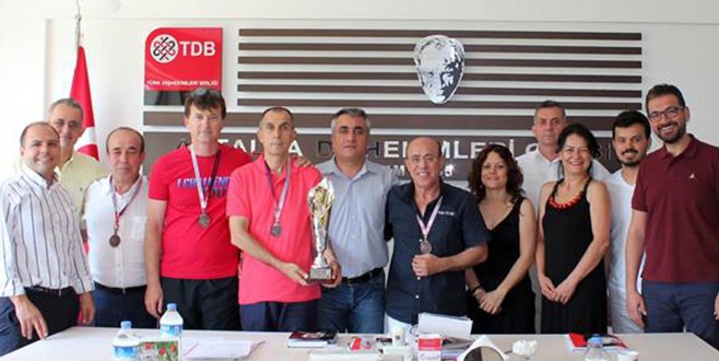 Diş hekimlerinin kupa gururu