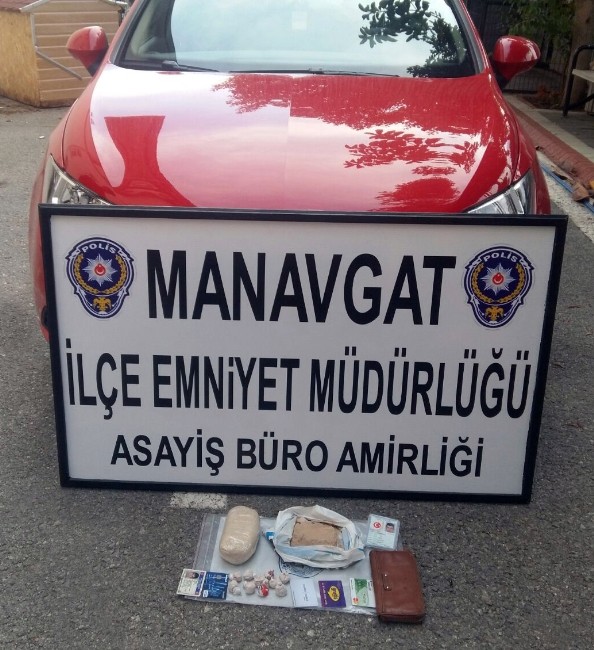 Doktorun cüzdanını ve otomobilini çalan kişiler yakalandı