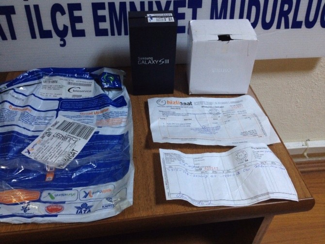 Dolandırcılar polisten kaçamadı