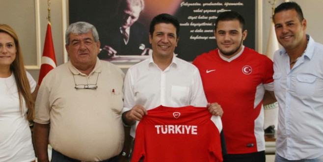 Döşemealtı Belediyesi’nden Milli Güreşçiye 5 Altın