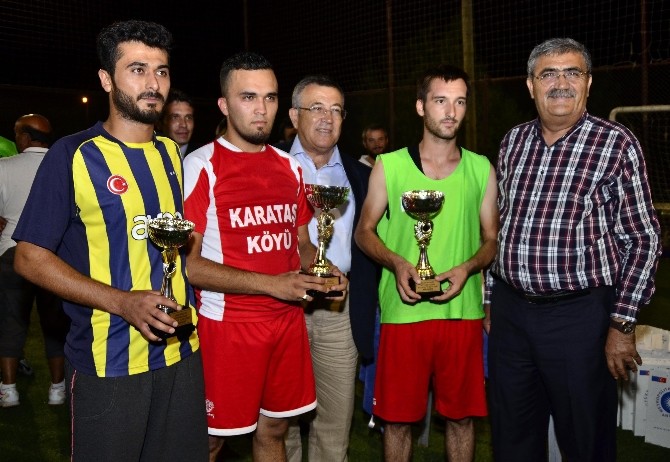 Döşemealtı'nda futbol şöleni sona erdi