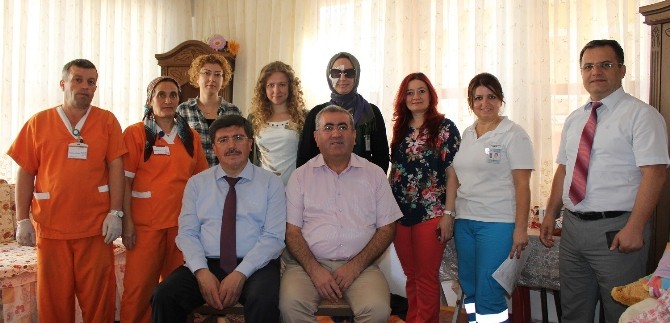 Dr.Taş, Alanya'da evde yatağa bağımlı hastaları ziyaret etti