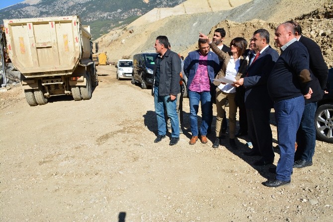 DSİ 13.bölge Müdürü Özgür Kapıçay Baraj inşaatında incelemelerde bulundu