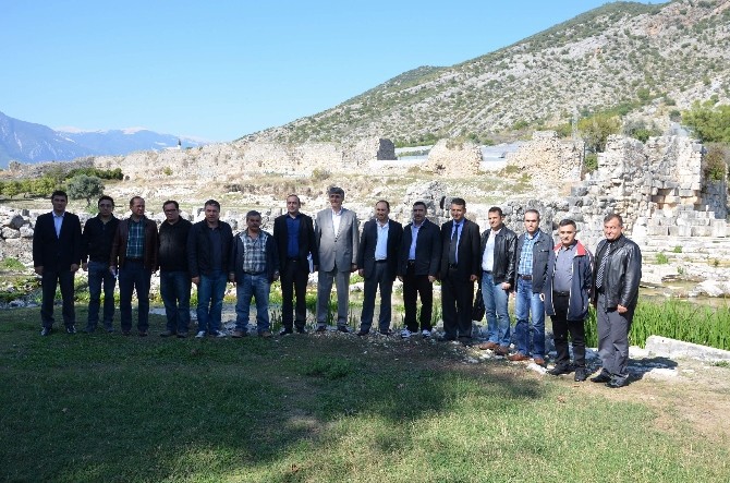 DSİ Bölge Müdürü Özgür Finike'de incelemelerde bulundu