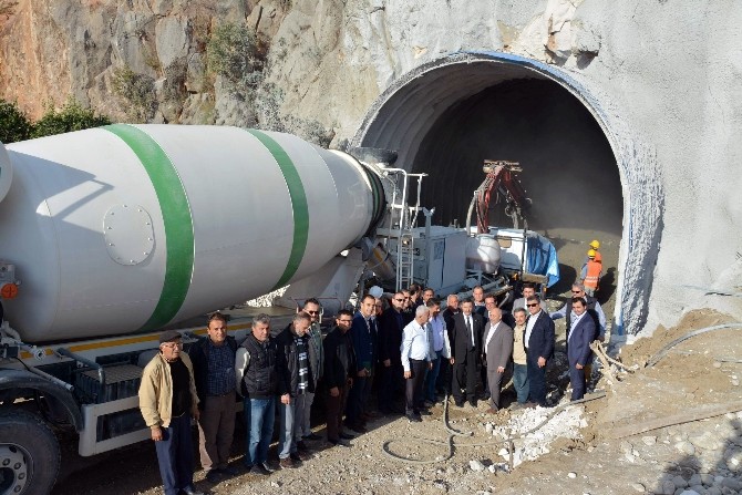 DSİ Bölge Müdürü Özgür, Sakar deresini inceledi