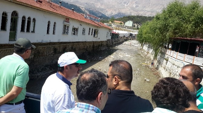 DSİ Kumluca, Kaş ve Finike’de dere ıslahına devam ediyor