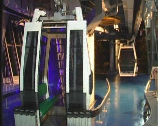Düğünde atılan havayi fişek teleferik kabininde patladı
