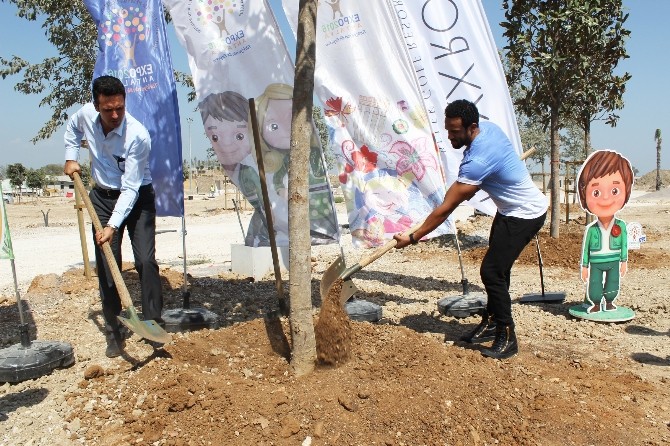 Dünyaca Ünlü Sanatçı Craig David, EXPO Alanına ağaç dikti