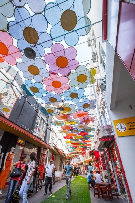 Efe ile Ece Manavgat Çiçek Sokak’ta tanıtım yapacak