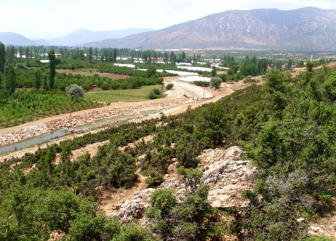 Elmalı Güğü Deresi’nin ıslahı tamamlandı