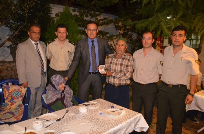 Elmalı Jandarma'dan şehit ve gazi ailelerine iftar