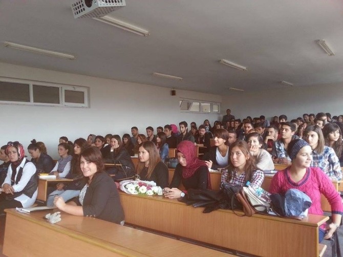 Elmalı MYOda Muhasebe mesleğinin vergisel boyutu konulu seminer düzenlendi 