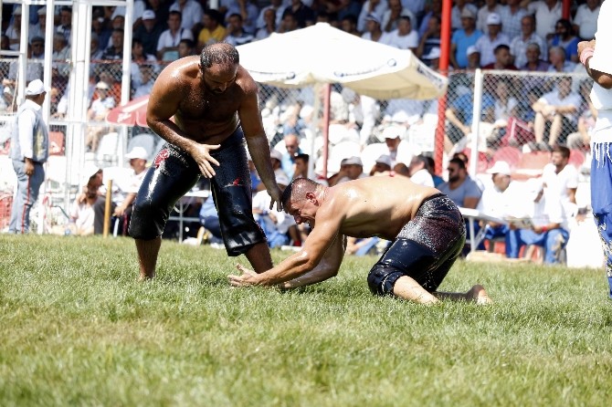 Elmalı Yeşilyayla Güreşleri’nde Yarı Finalistler Belli Oldu