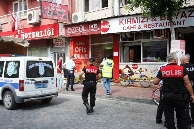 Esnafın yer kavgasında silahlar konuştu
