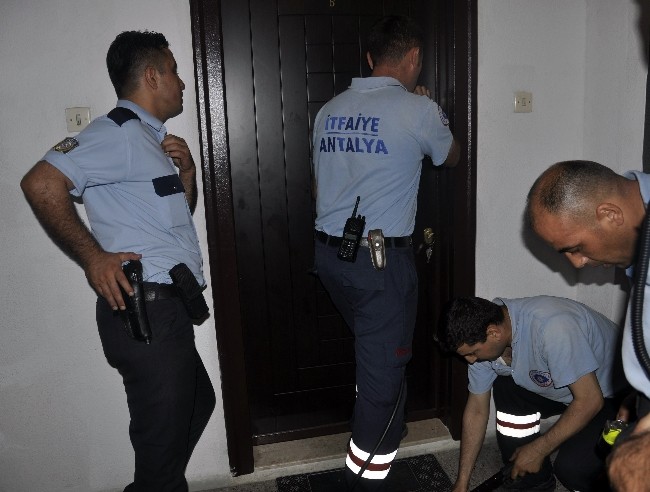 Evde uyuyup kalan adam için itfaiye seferber oldu