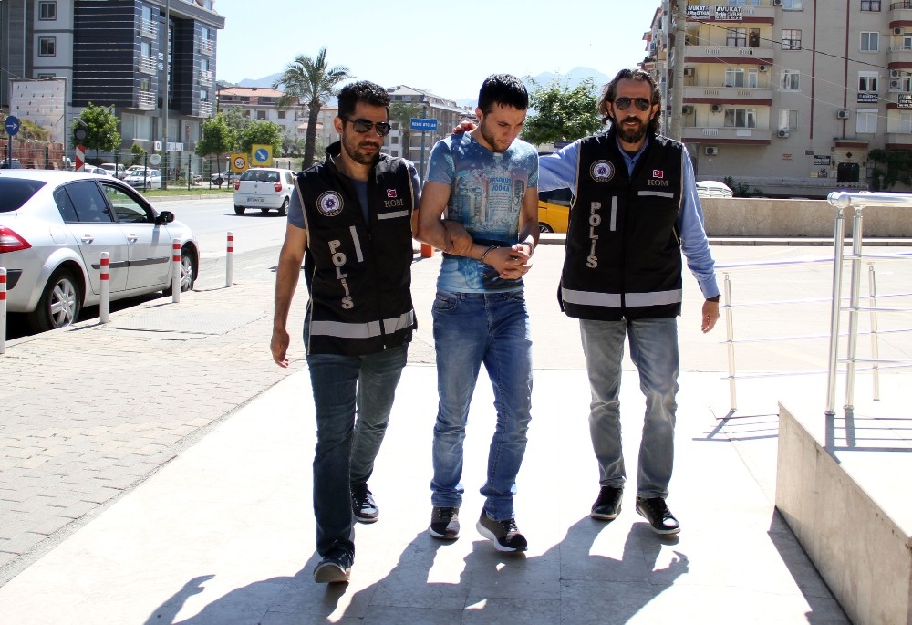Evdeki uyuşturucu 'Esco'ya takıldı