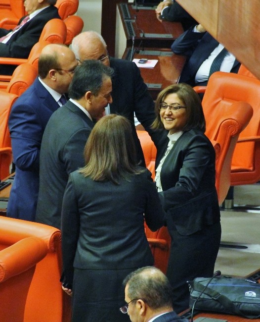 FATMA ŞAHİN’E MİLLETVEKİLLERİNDEN YOĞUN İLGİ