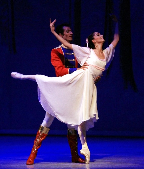 Fındıkkıran Balesi Prömiyeri Sahnelendi