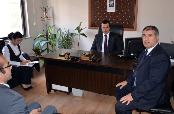 Finike Kaymakamı Kurumları Denetledi