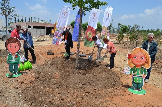 Fransız gazeteciler EXPO alanını inceledi