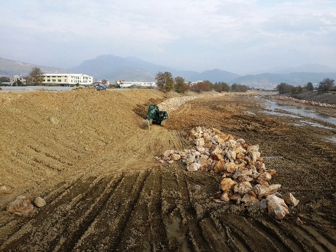 Gazipaşa Hacımusa Çayı'nda ıslah çalışmaları devam ediyor