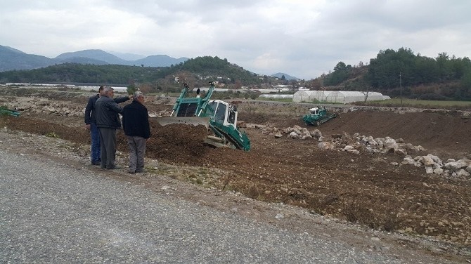 Gazipaşa’da dereler ıslah ediliyor