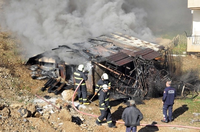 Gecekondu Yangını Korku Dolu Anlar Yaşattı