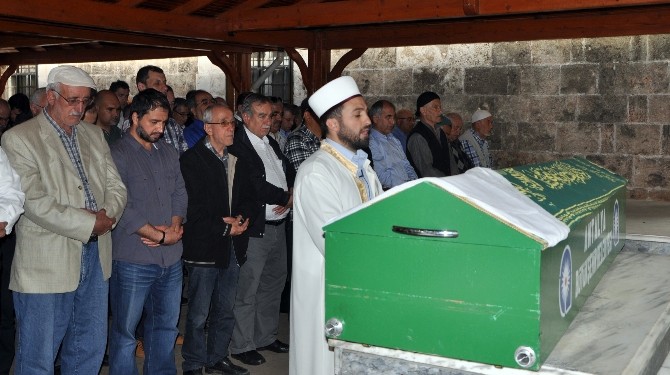 Genç Avukat Son Yolculuğuna Uğurlandı