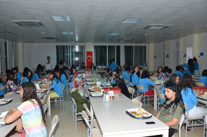 Gençlik Kampı Öğrencileri İle İftar Yemeği