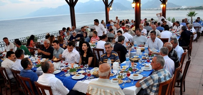 Göller Bölgesi Birliği Antalya da iftar verdi