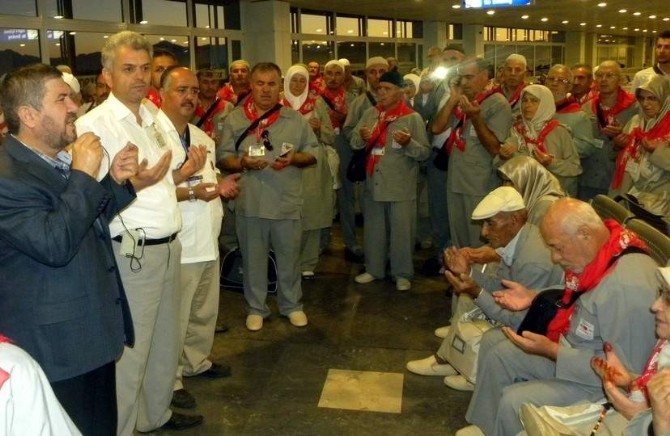 Hacı adayları kutsal yolculuğa uğurlandı