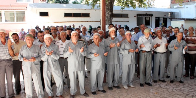 Hacı adayları uğurlandı