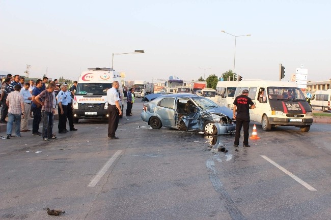 Hasta taşıyan ambulans kaza yaptı: 6 yaralı