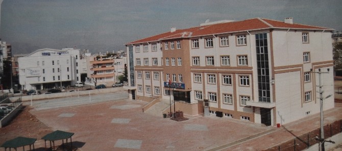 Hayırsever Mustafa Kemer’den ilçesine ortaokul