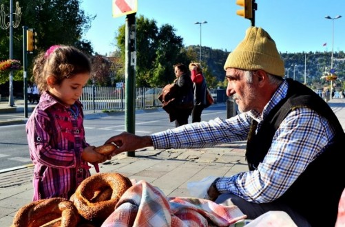 Helal kazanç maddi ve manevi gelişmenin esasıdır