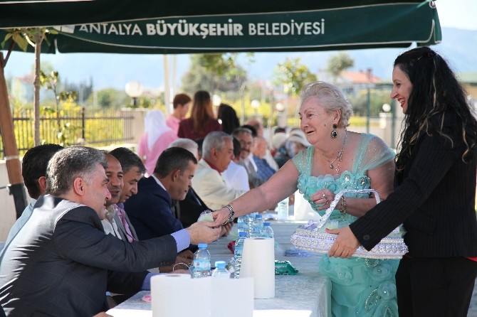 Huzurevi sakinleri piknikte buluştu
