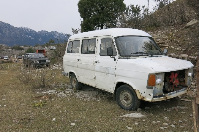 İbradı Belediyesi ekonomik ömrünü tamamlamış araçları hurdaya ayırdı